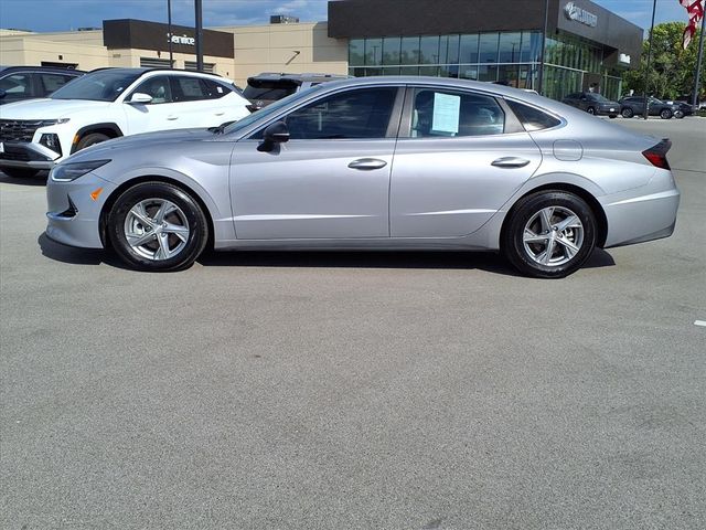 2023 Hyundai Sonata SE photo 2