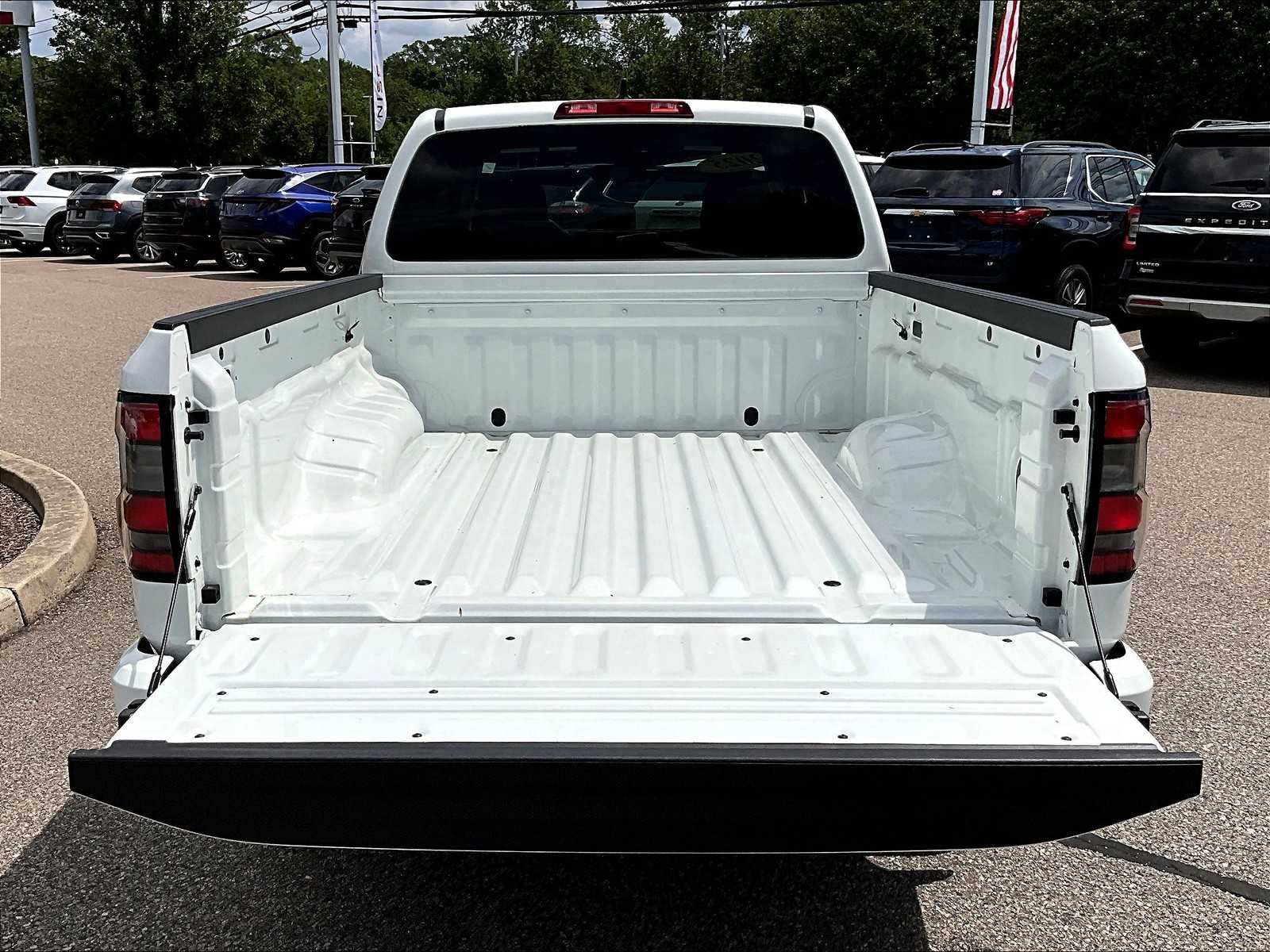 2025 Nissan Frontier SV photo 30