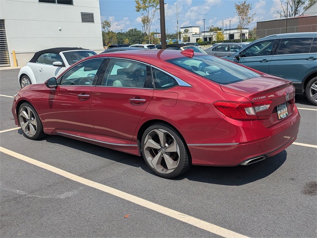 2018 Honda Accord Touring 2.0T photo 3