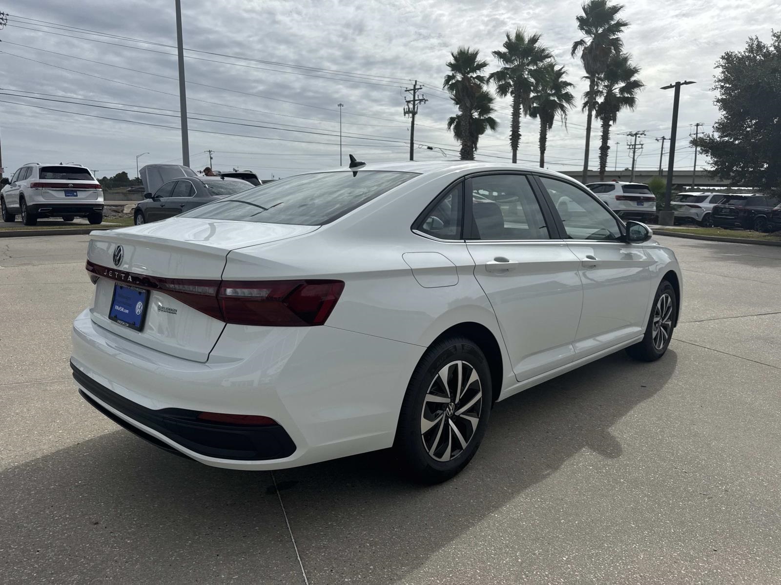 2026 Volkswagen Jetta 1.5T S photo 2