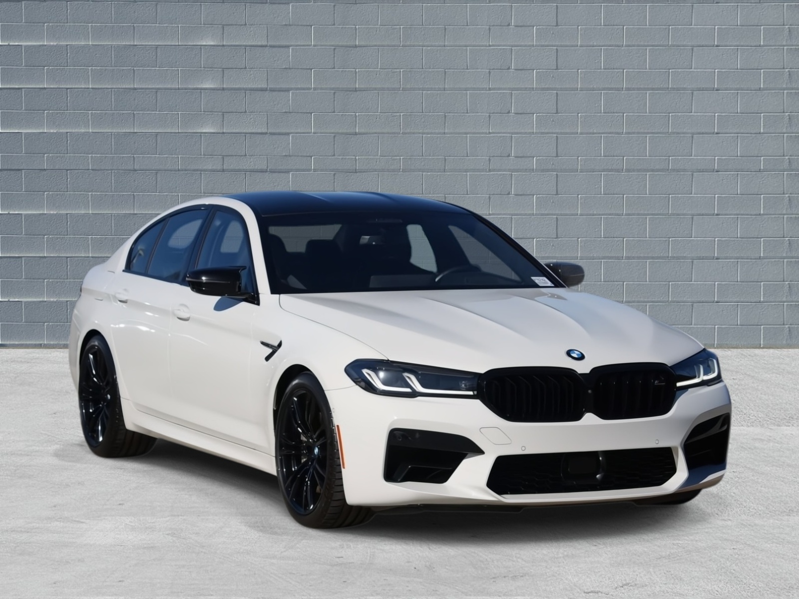 2023 BMW M5 Base's photo