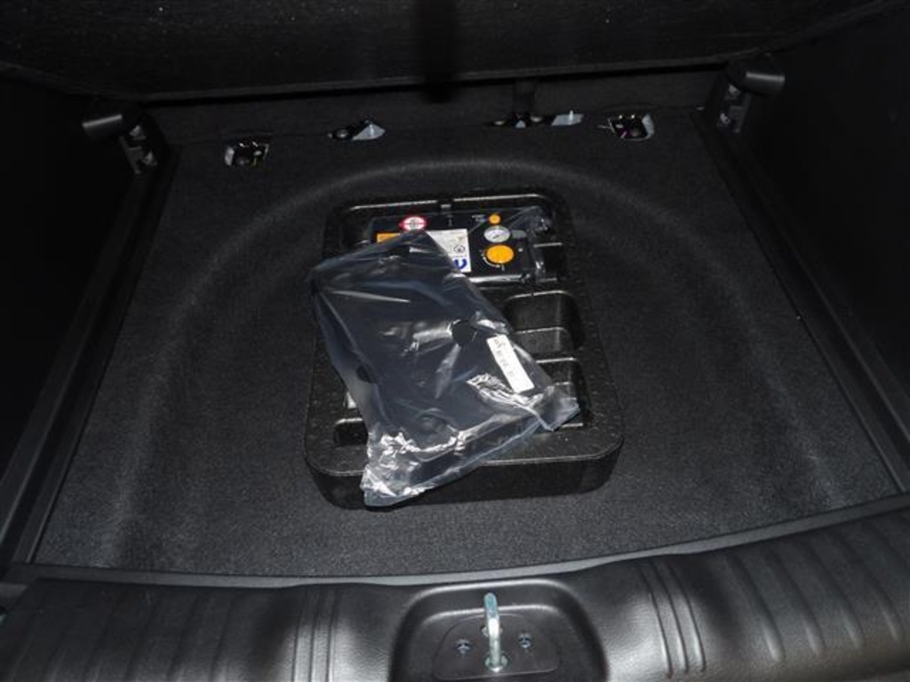 2022 Jeep Compass Latitude photo 18