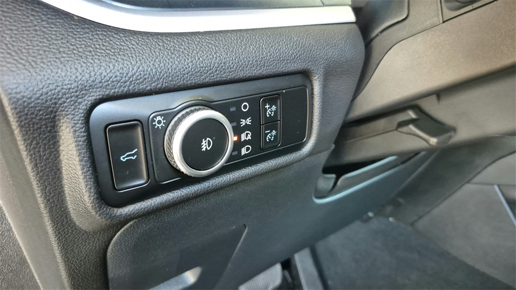 2024 Ford Explorer XLT photo 10