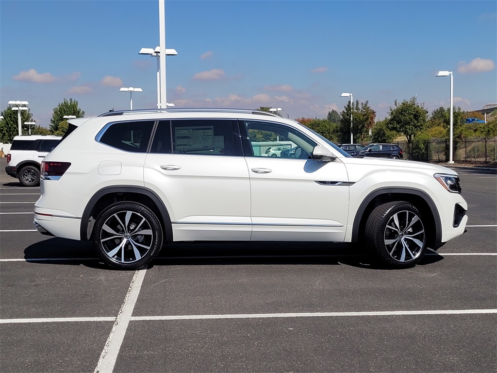 2026 Volkswagen Atlas SEL Premium R-Line photo 4