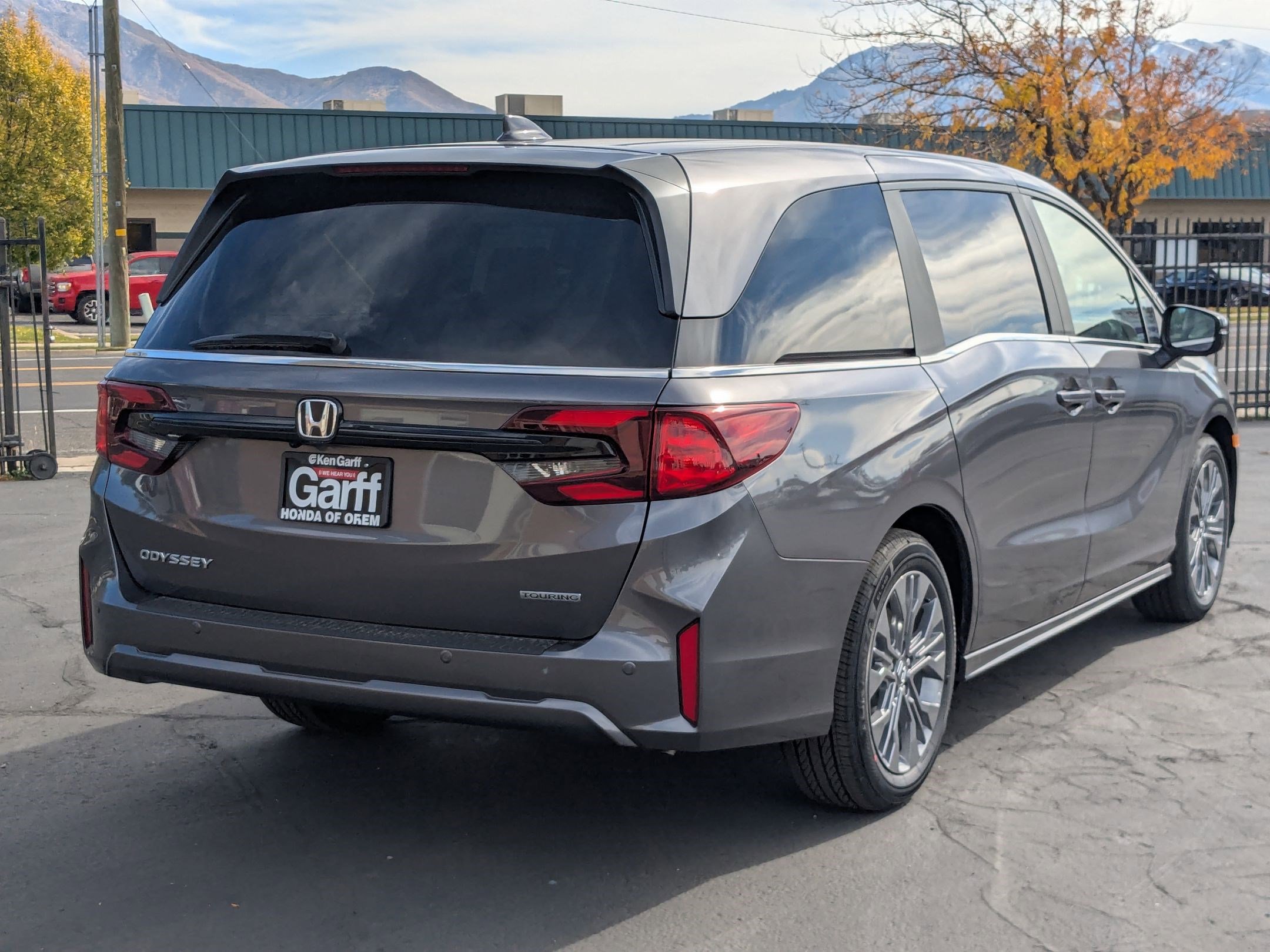 2026 Honda Odyssey Touring photo 3