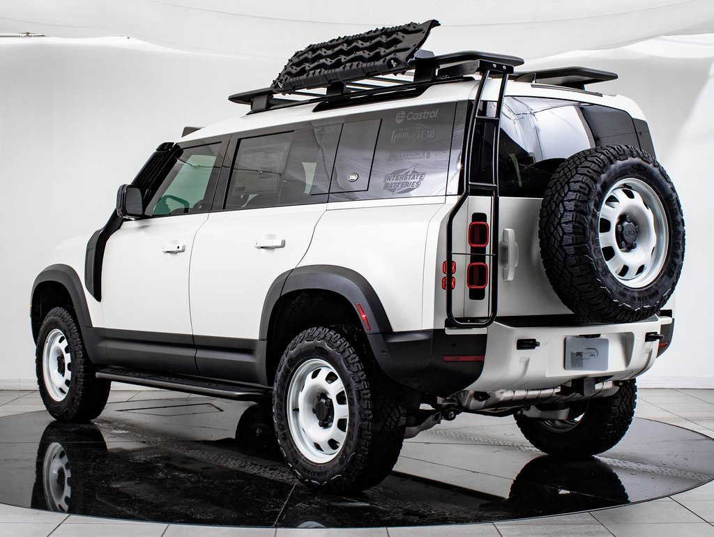 2024 Land Rover Defender 110 S photo 6