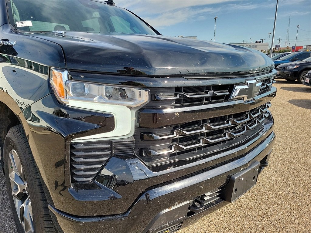 2024 Chevrolet Silverado 1500 RST photo 12