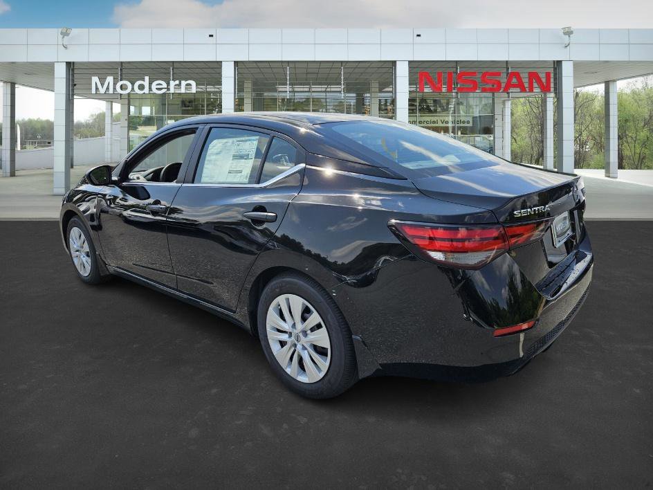 2025 Nissan Sentra S photo 5