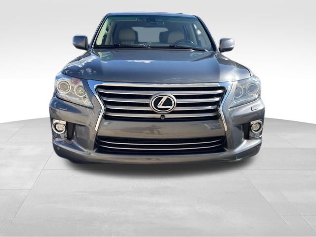 2015 Lexus LX 570 photo 6