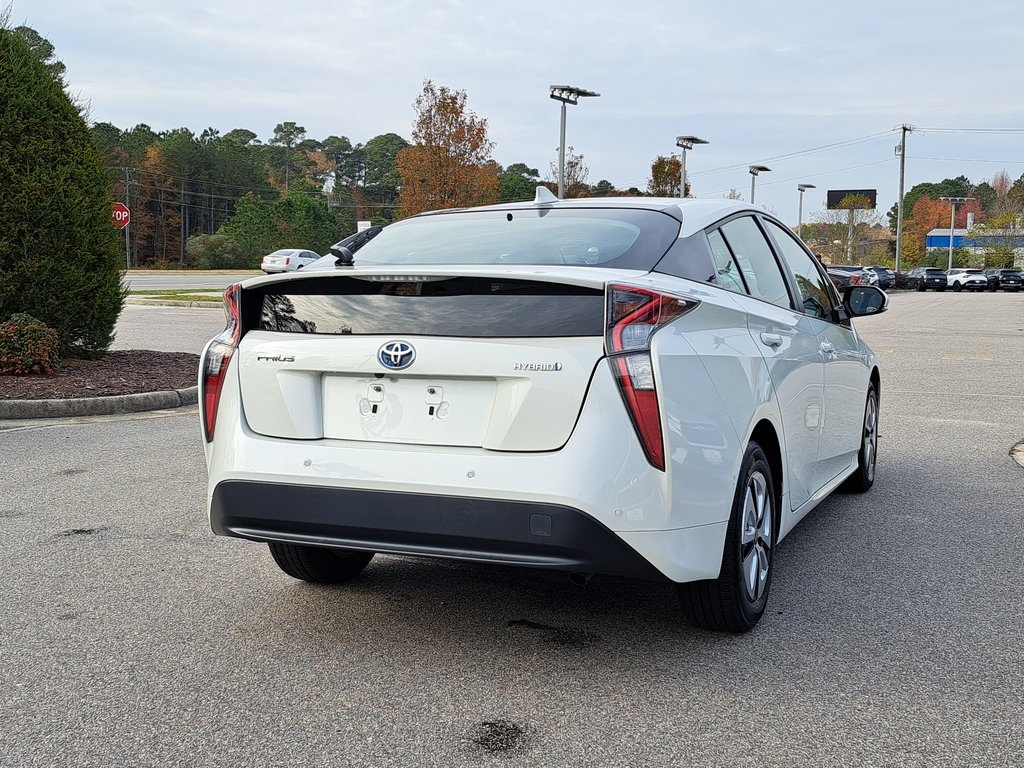 2018 Toyota Prius Four photo 4