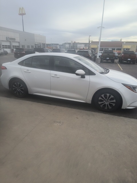 2022 Toyota Corolla Hybrid LE photo 3