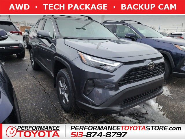 2025 Toyota RAV4 XLE's photo