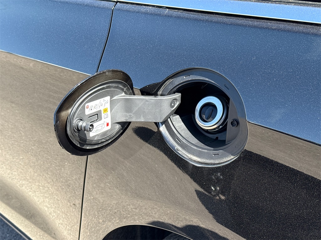 2025 Chrysler Voyager LX photo 9