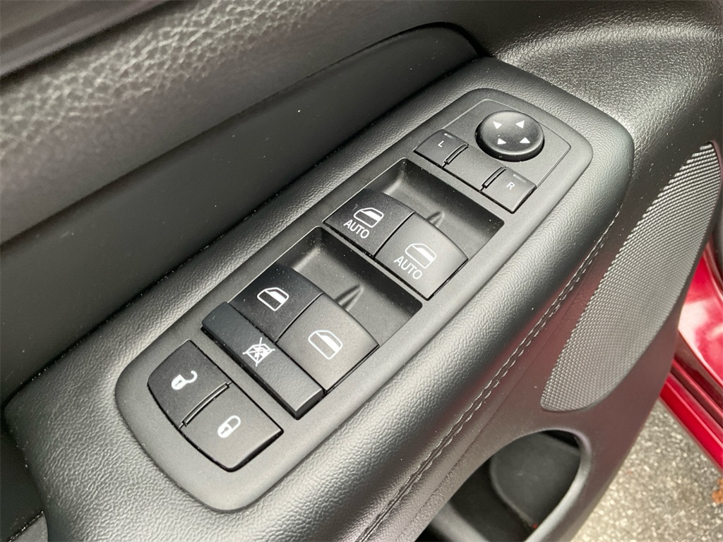 2020 Jeep Grand Cherokee Altitude photo 26