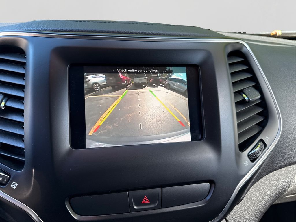 2019 Jeep Cherokee Latitude photo 25