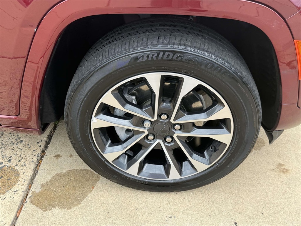 2022 Jeep Grand Cherokee Overland photo 10