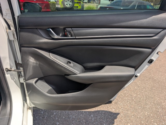 Used 2021  Honda Sport image 15