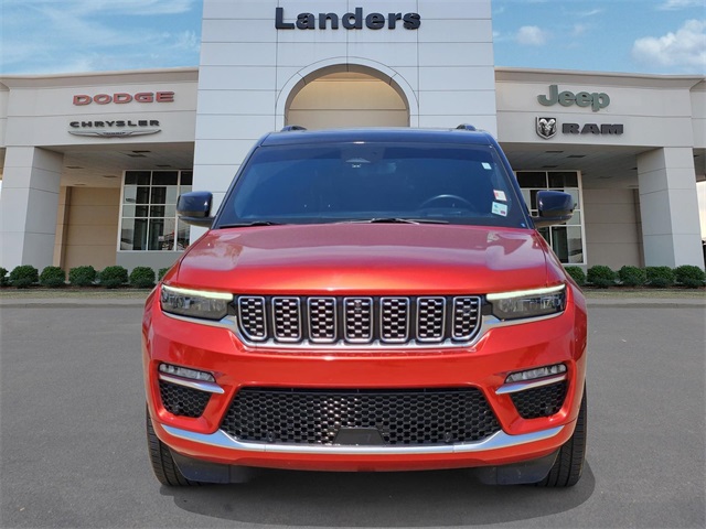2022 Jeep Grand Cherokee Summit photo 2