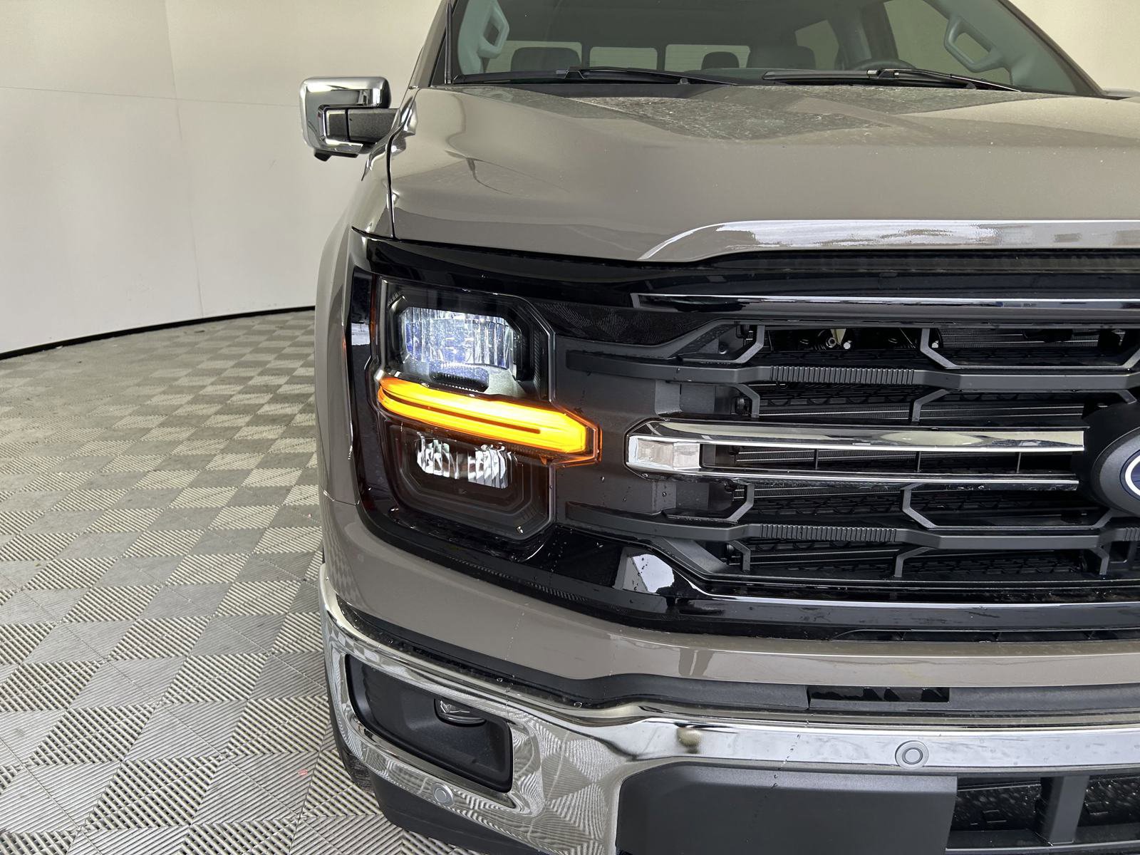 2025 Ford F-150 XLT photo 10
