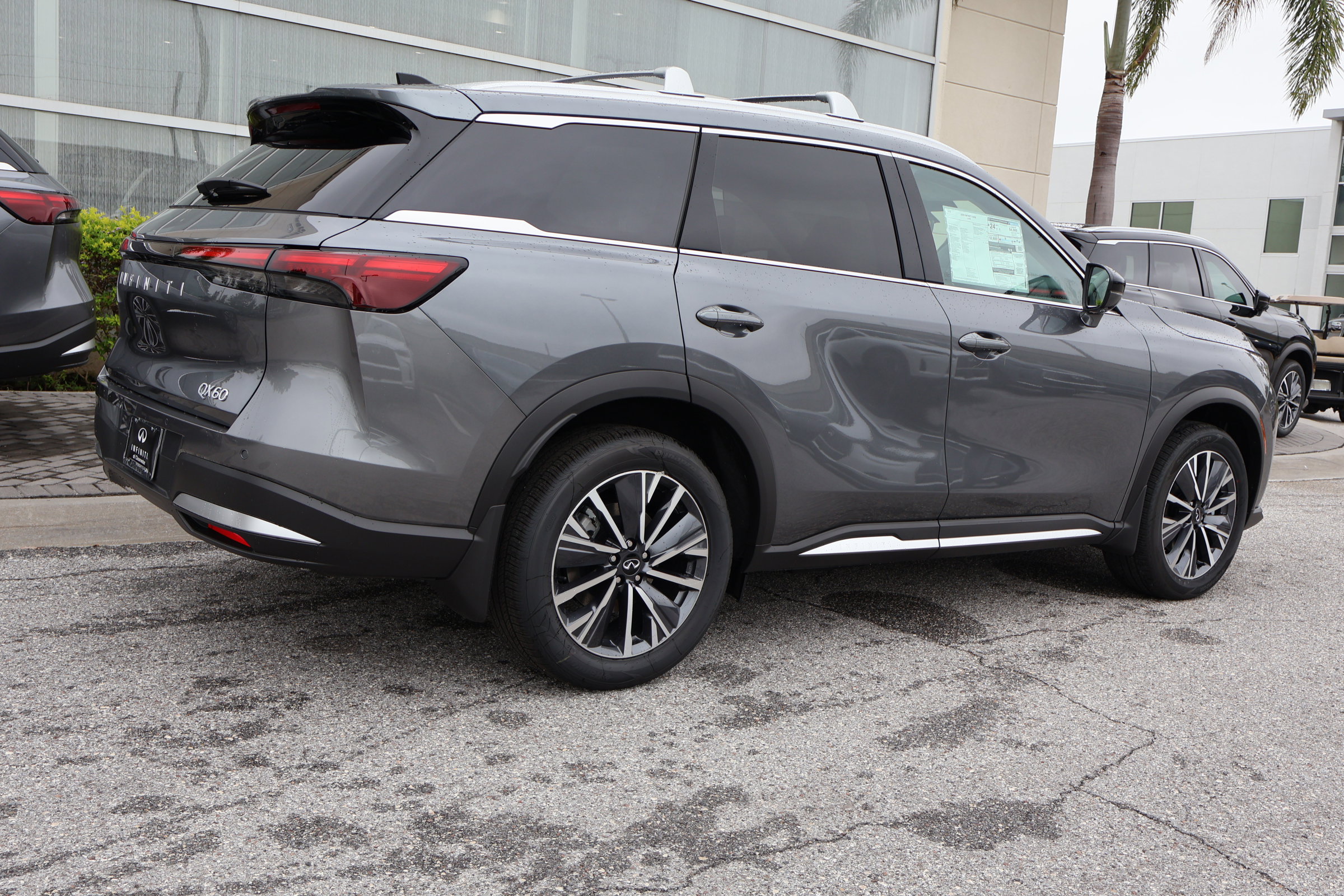 2026 Infiniti QX60 Luxe photo 3