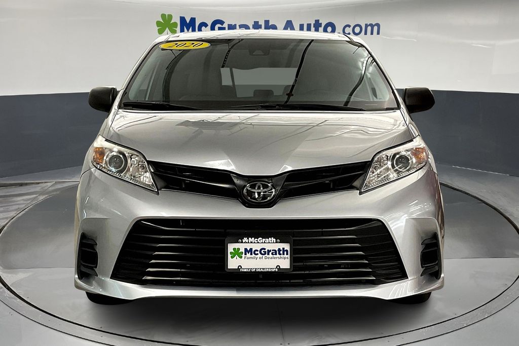 2020 Toyota Sienna L photo 4