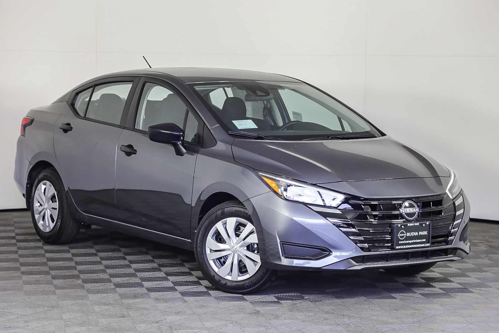 2025 Nissan Versa S's photo