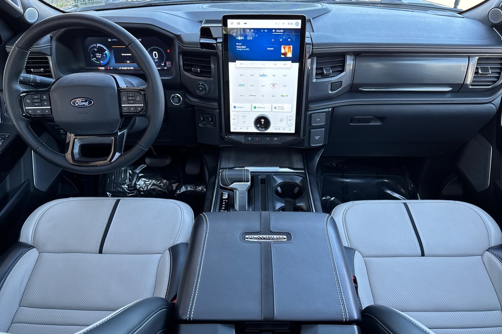 2024 Ford F-150 Lightning Platinum photo 13