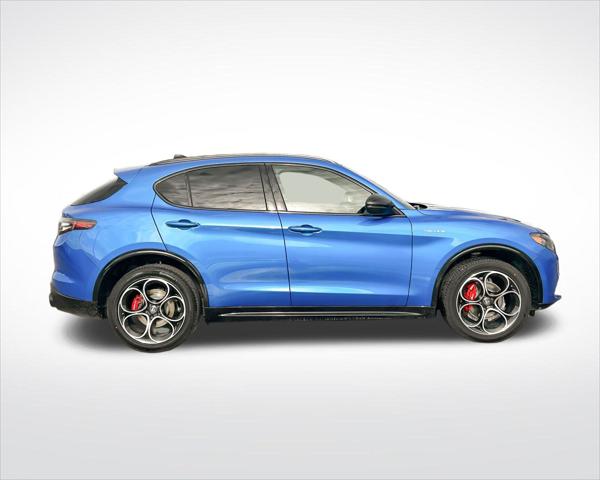 2025 Alfa Romeo Stelvio Sprint Base photo 4