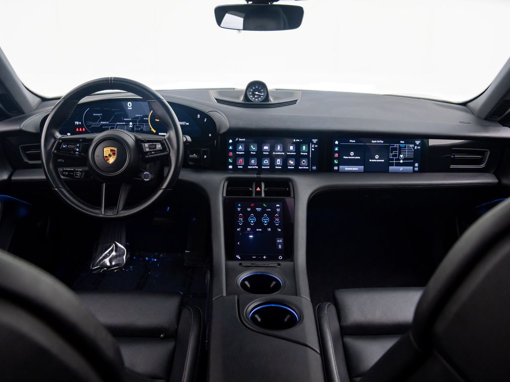 2021 Porsche Taycan Base photo 9