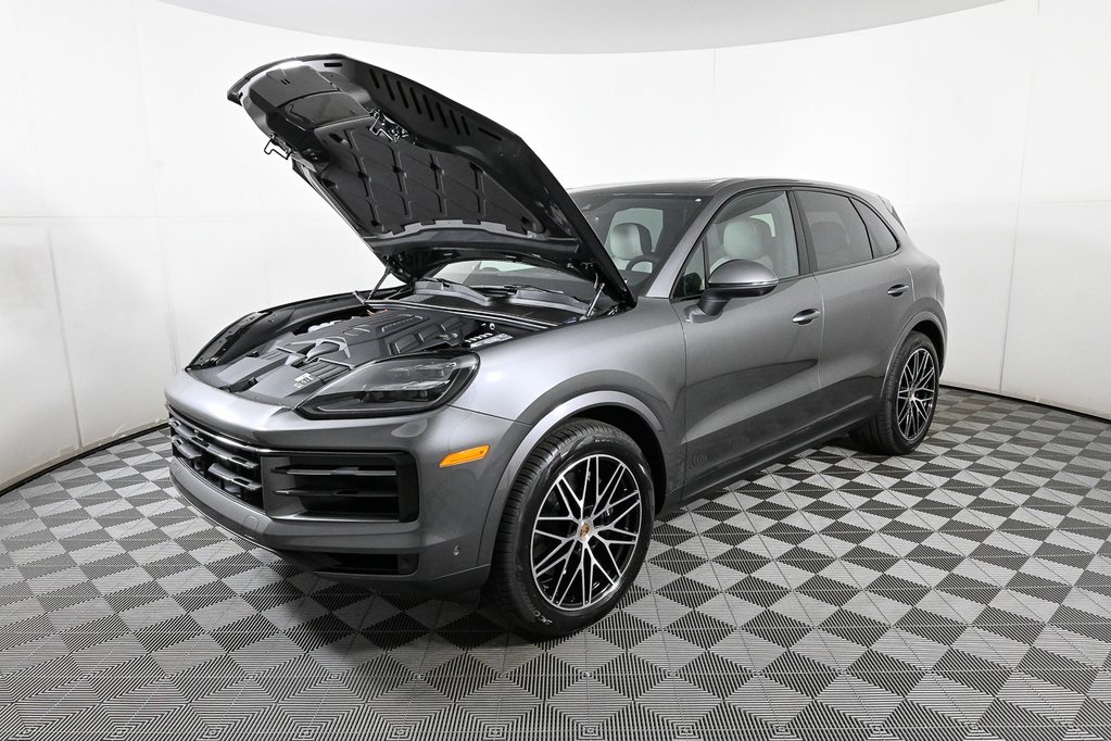 2025 Porsche Cayenne photo 34