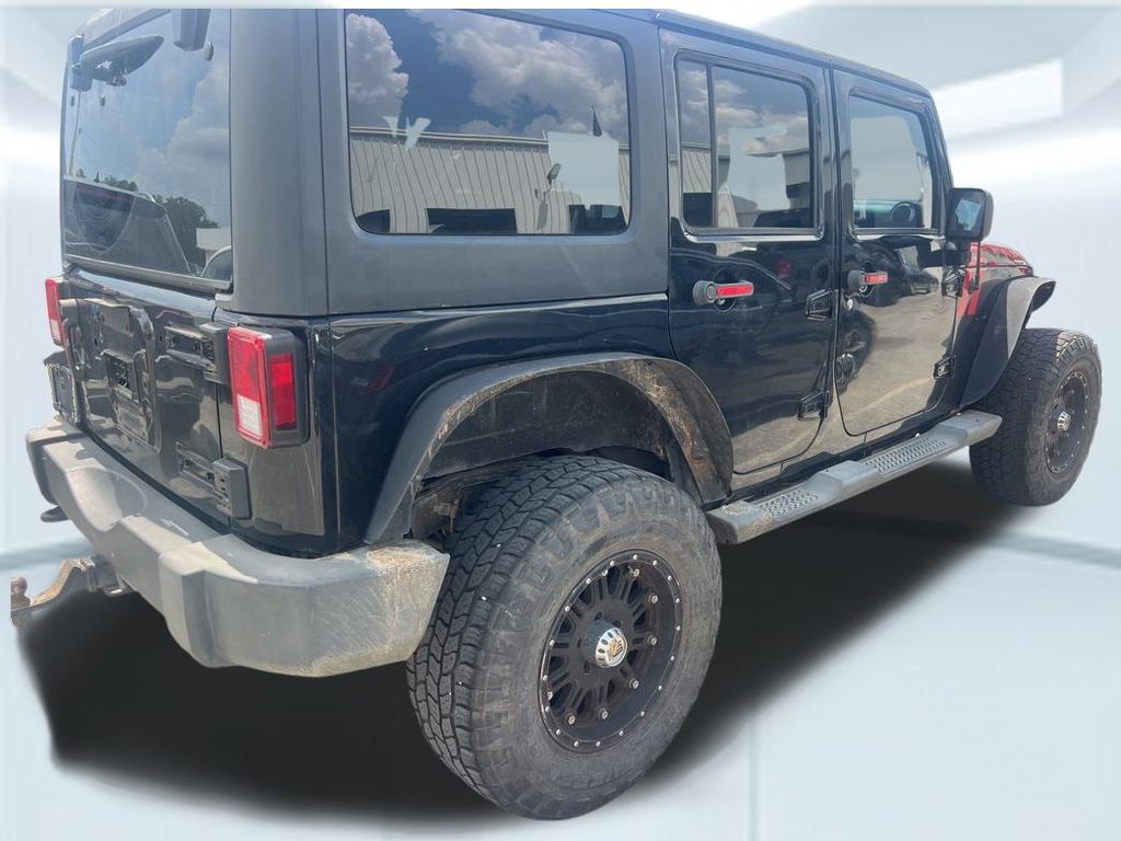 2011 Jeep Wrangler Unlimited Sahara photo 4