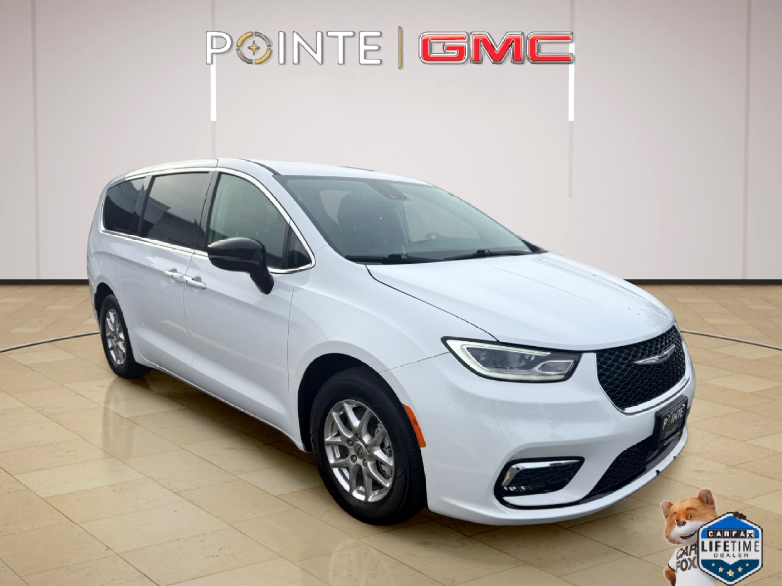 2024 Chrysler Pacifica Touring L's photo