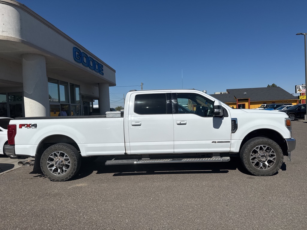 2022 Ford F-350 Lariat photo 4