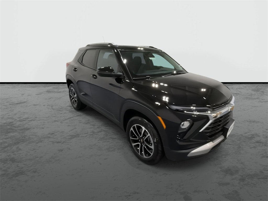 2025 Chevrolet Trailblazer LT photo 2