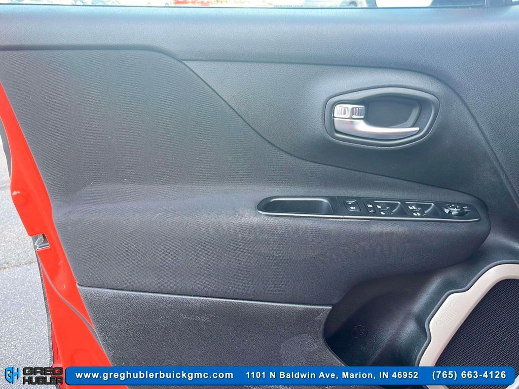 2015 Jeep Renegade Latitude photo 16