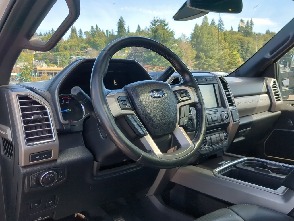 2017 Ford F-350 Platinum photo 9