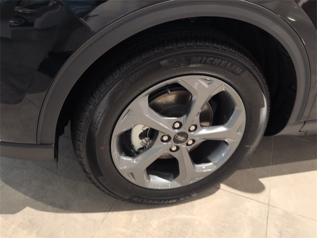 2025 Ford Escape ST-Line photo 4