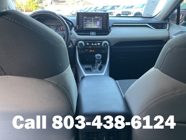 2021 Toyota RAV4 XLE photo 14