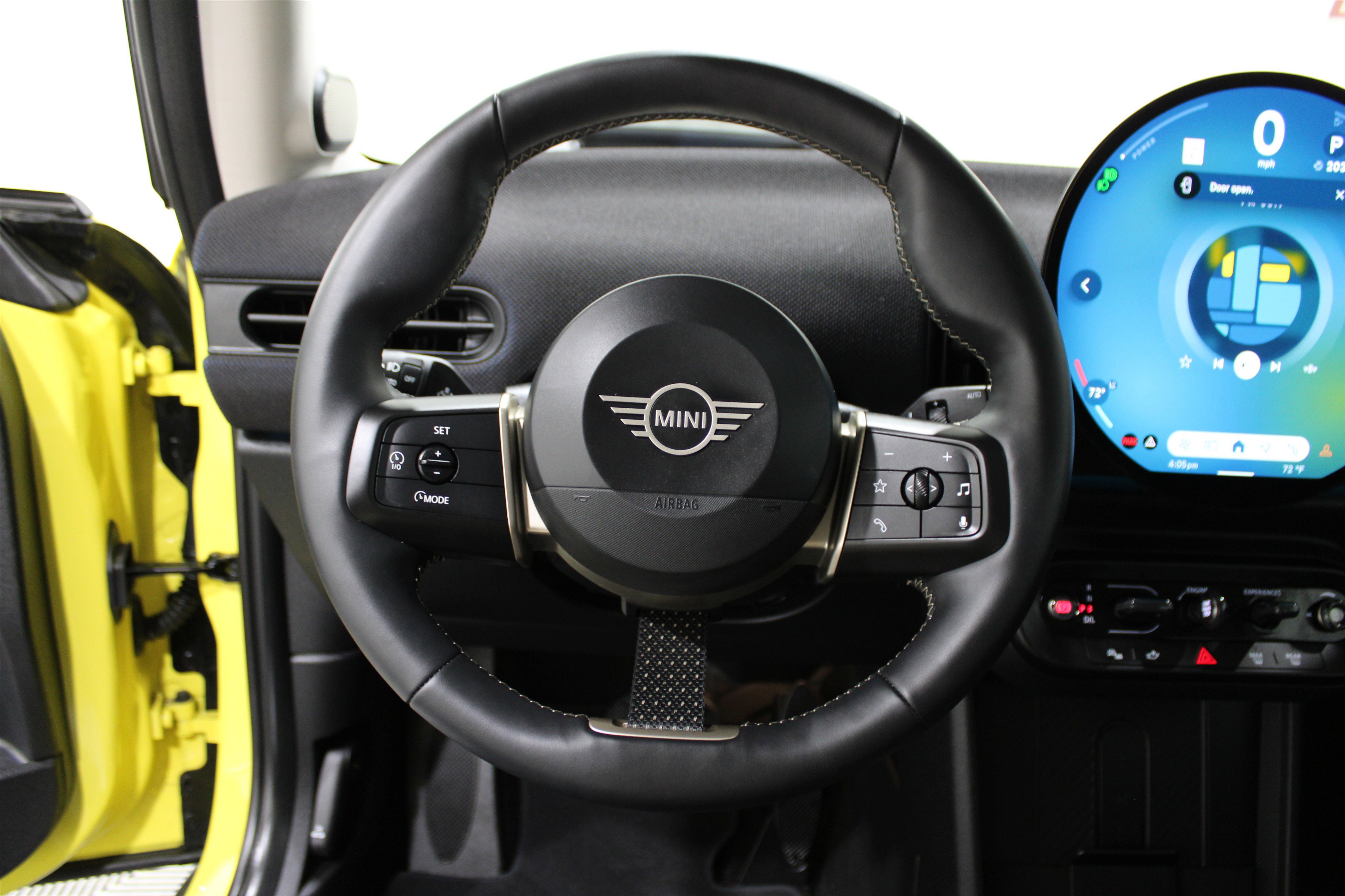 2025 Mini Cooper Hardtop S photo 4