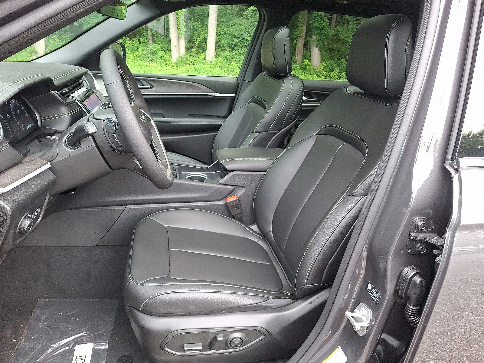 2025 Jeep Grand Cherokee Limited photo 8