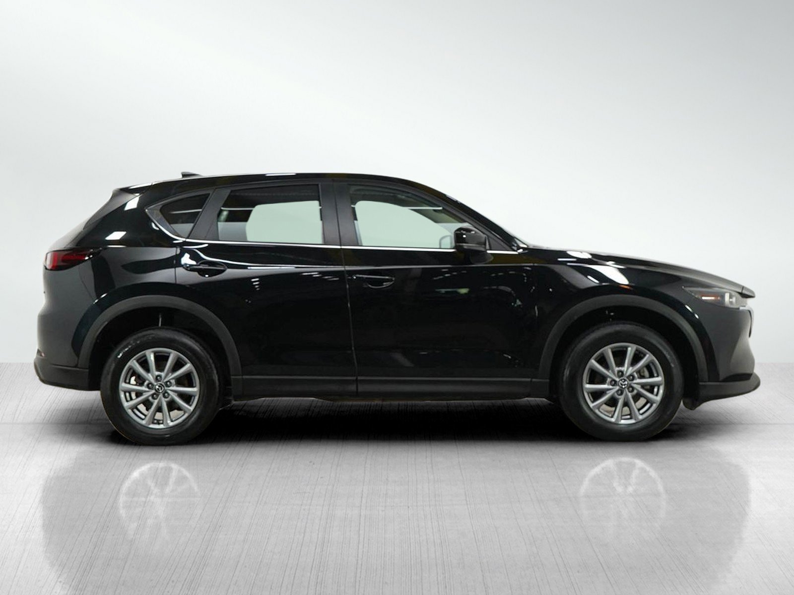 2023 Mazda CX-5 2.5 S Preferred photo 3