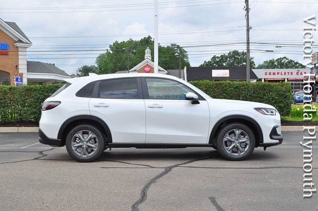 2026 Honda HR-V LX photo 2