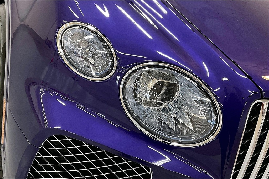 2024 Bentley Bentayga Azure photo 26