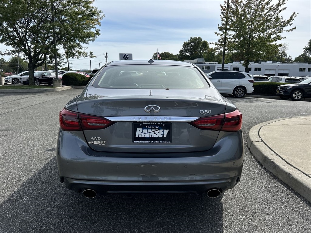 2023 Infiniti Q50 LUXE photo 3