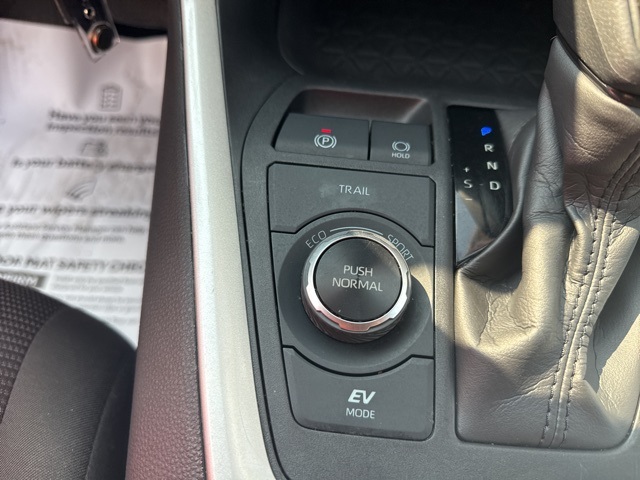 2024 Toyota RAV4 Hybrid LE photo 33