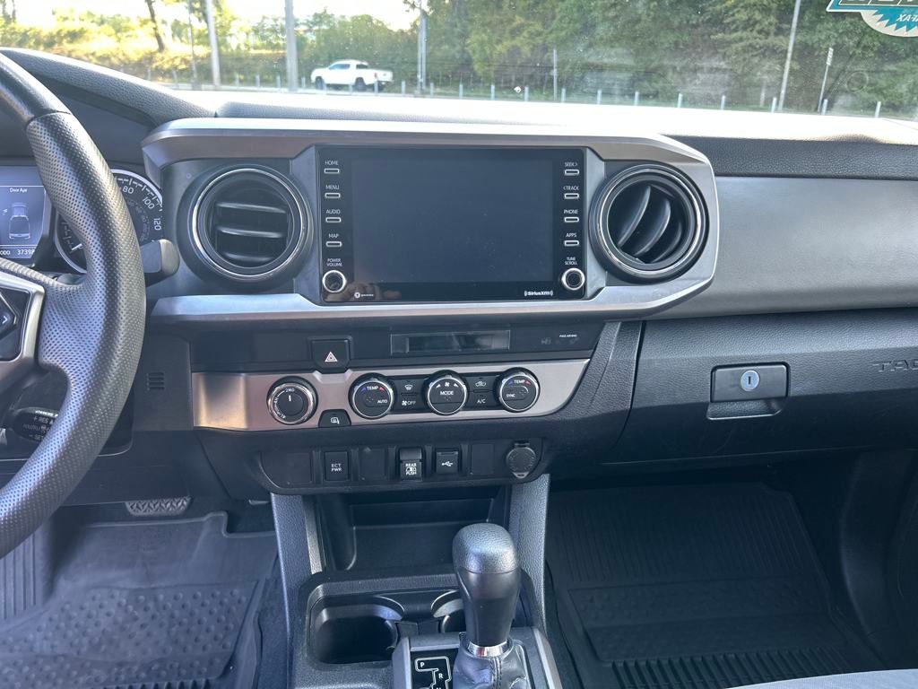 2022 Toyota Tacoma SR5 photo 17