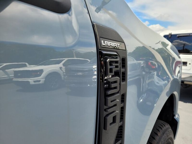 2025 Ford F-350 Lariat photo 15