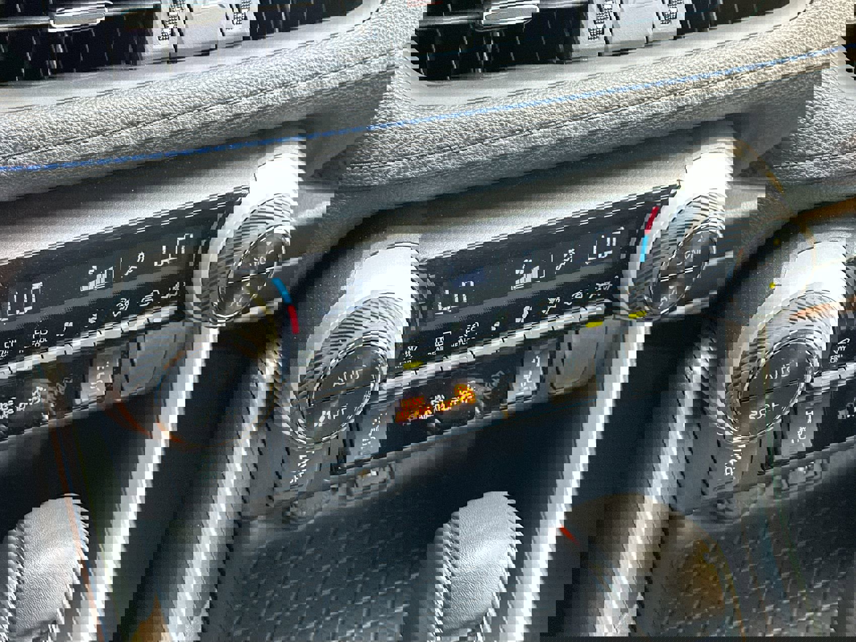 2023 Toyota RAV4 Hybrid XSE photo 18