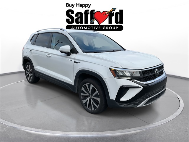 2024 Volkswagen Taos SE photo 2