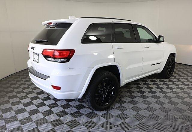 2020 Jeep Grand Cherokee Altitude photo 4